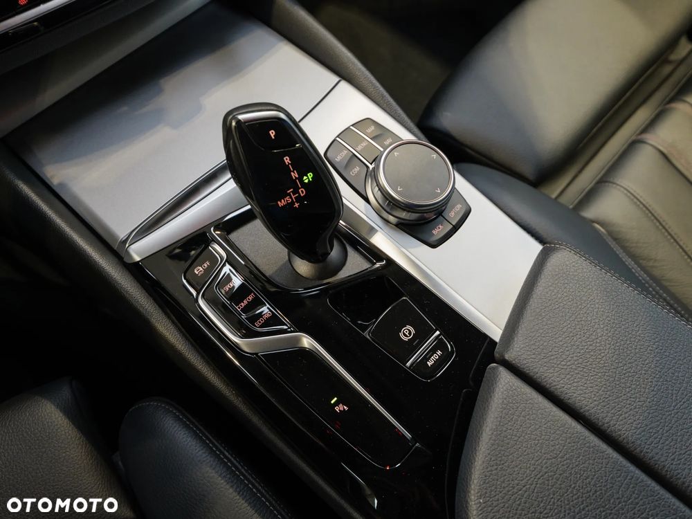 BMW Seria 5 520d xDrive MHEV - 30