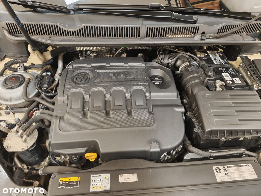 Volkswagen Touran - 32