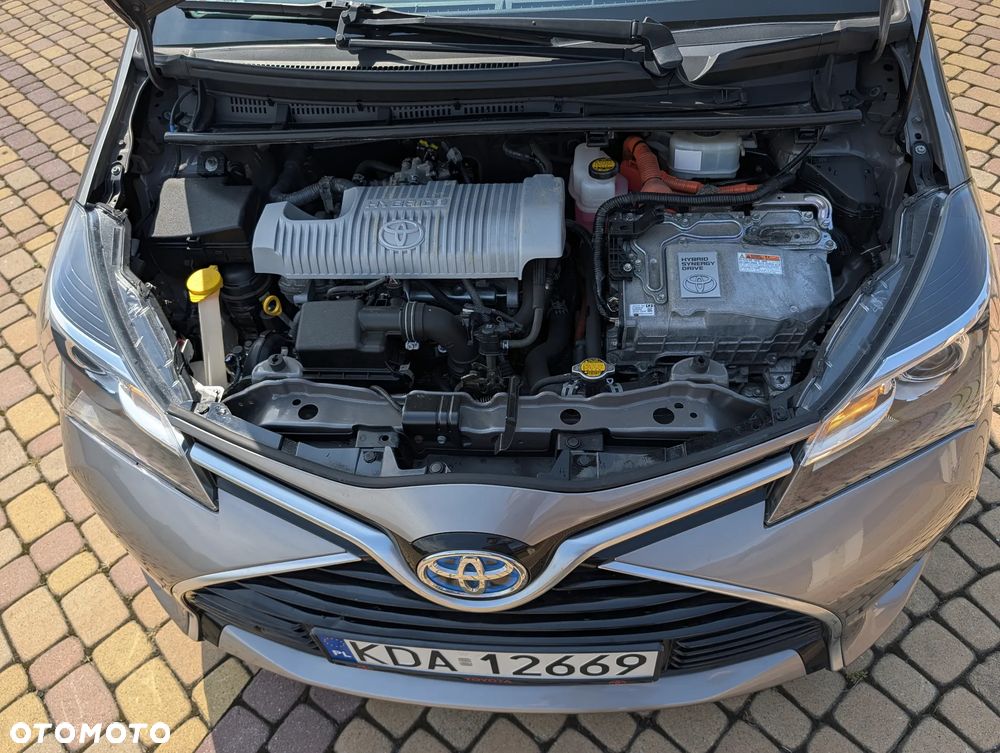 Toyota Yaris Hybrid 100 Premium - 11