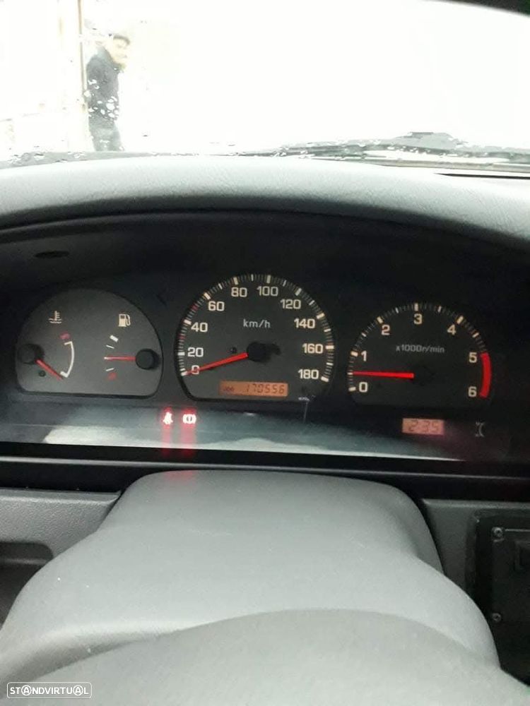 Nissan Pick Up 2.5 D King Cab - 8