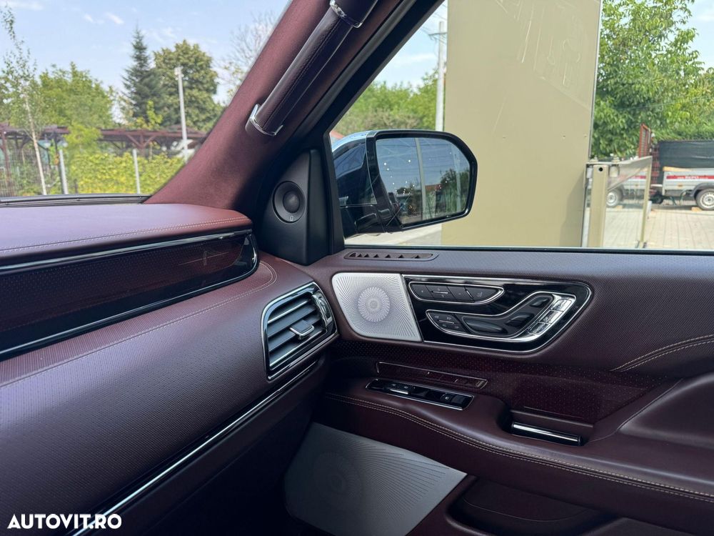 Lincoln Navigator - 32