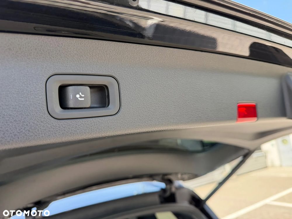 Mercedes-Benz GLS - 33