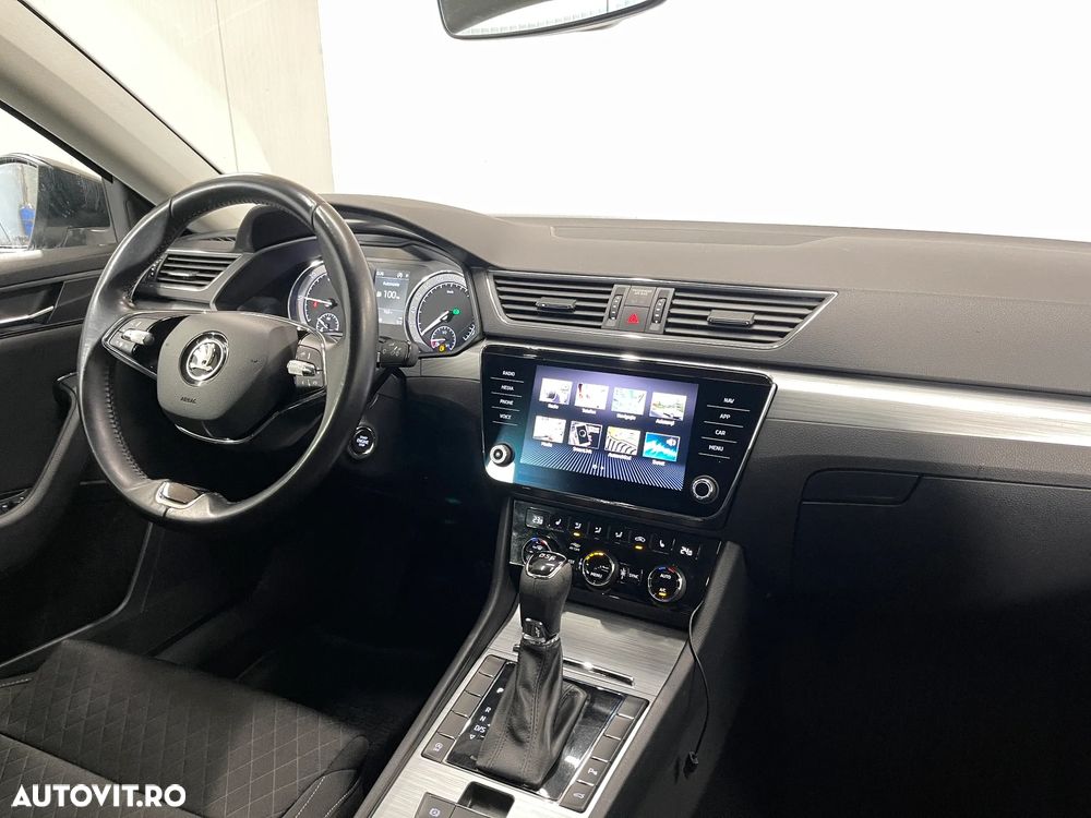 Skoda Superb 2.0 TDI DSG Ambition - 8