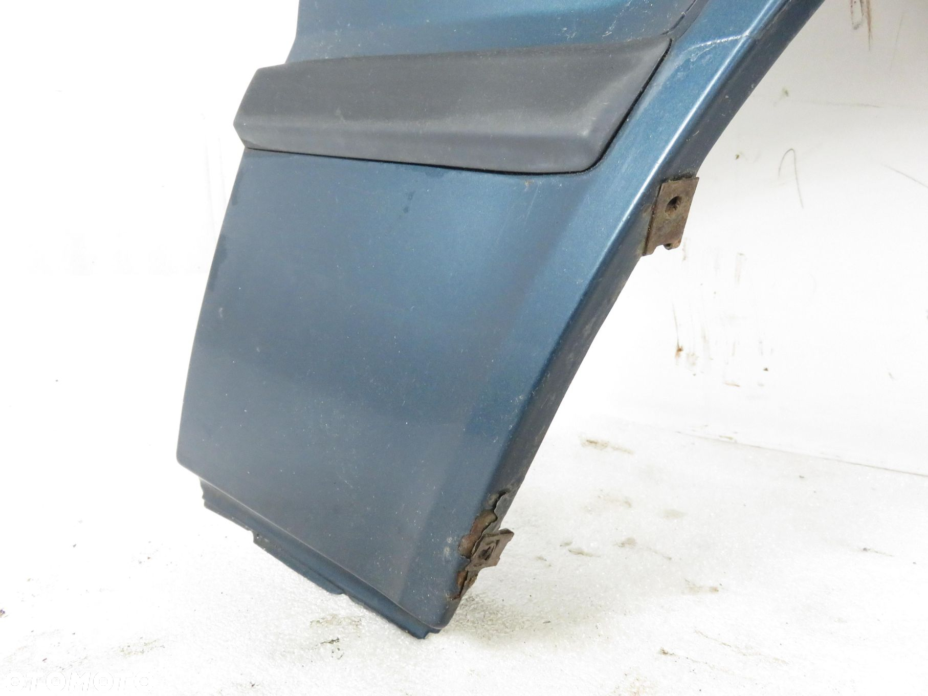 BŁOTNIK PRAWY PRZEDNI VOLVO 850 - 9