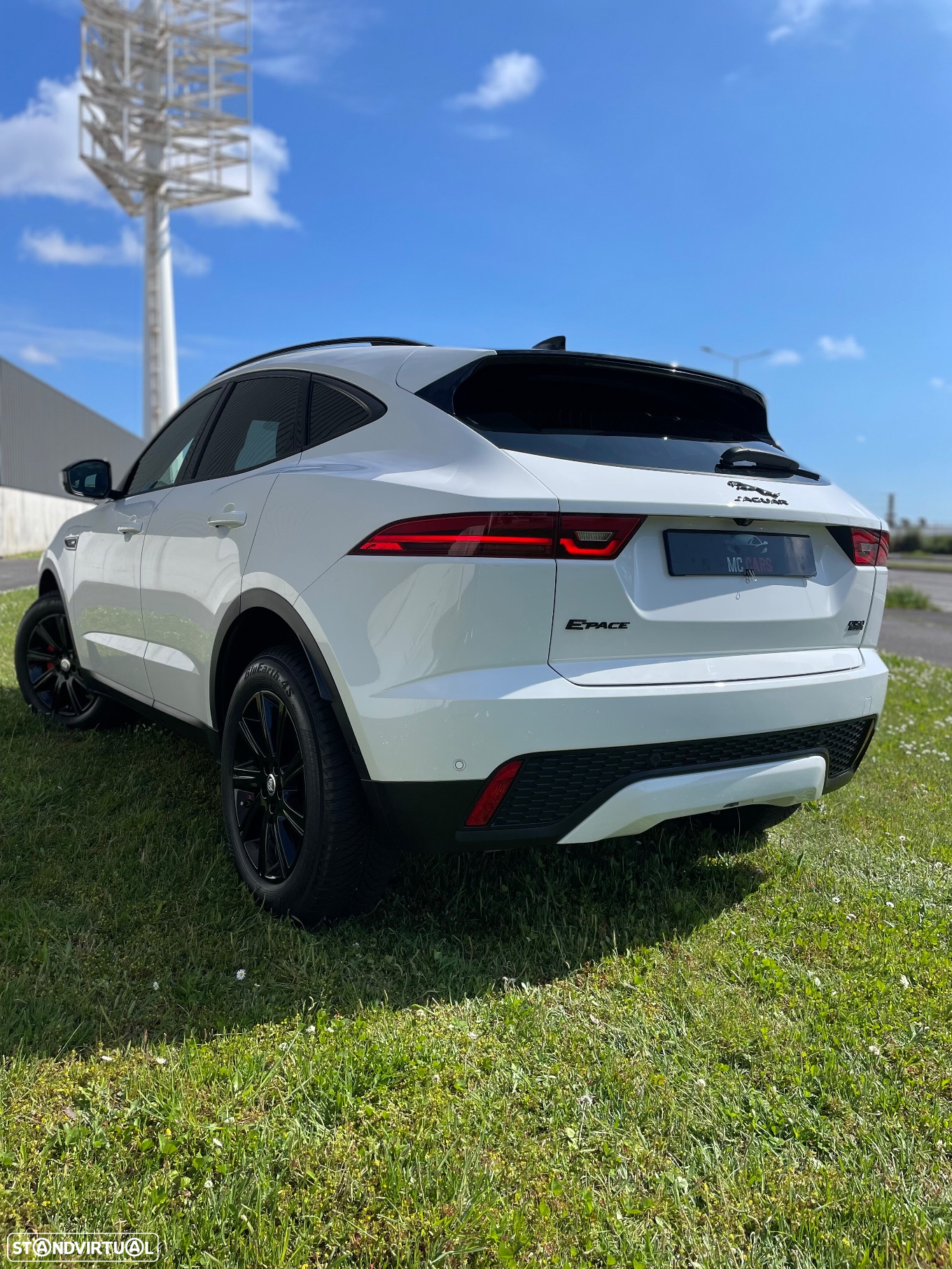 Jaguar E-Pace 2.0 i4D R-Dynamic S AWD Aut. - 3