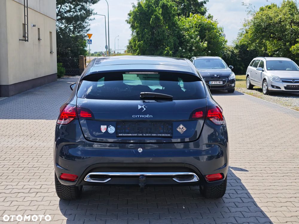 Citroën DS4 e-HDi 110 SoChic - 9