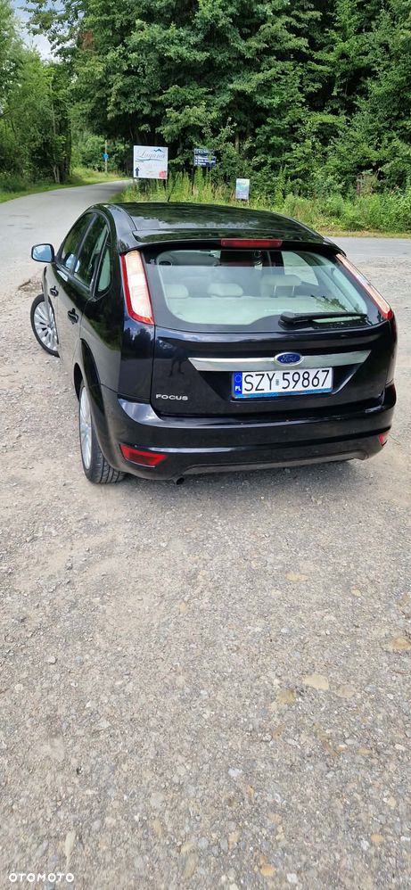 Ford Focus 2.0 Ghia - 8