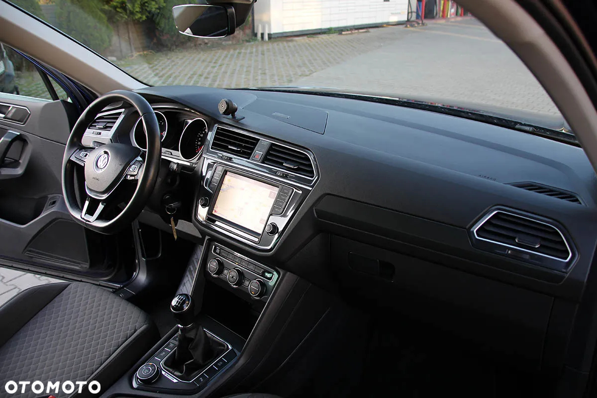 Volkswagen Tiguan ver-2-0-tdi-scr-4motion-bluemotion-tech-comfortline - 22