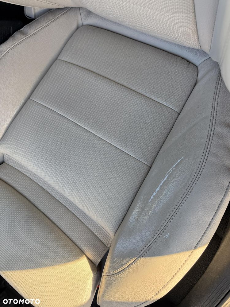 Mercedes-Benz Klasa E 220 d 9G-TRONIC - 26