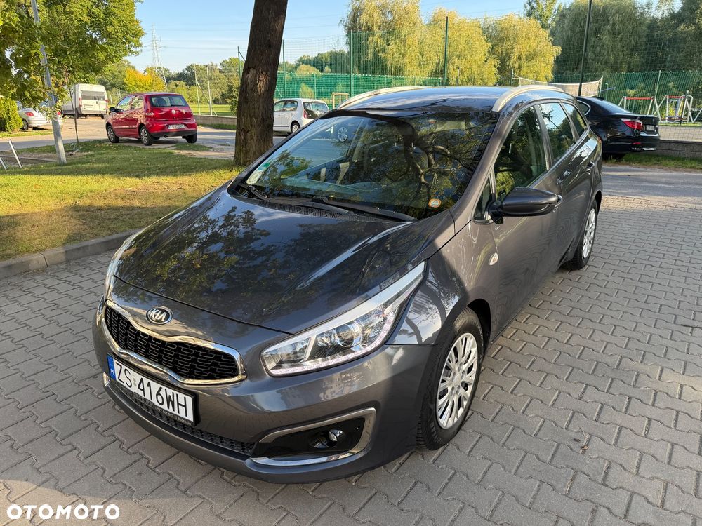 Kia Ceed - 4