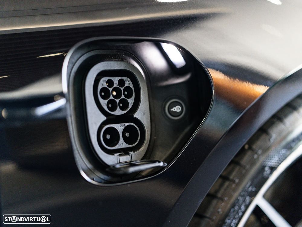 Porsche Taycan Sport Turismo - 17