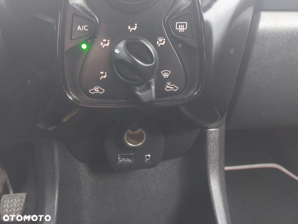 Peugeot 108 VTI 68 Top Style - 22