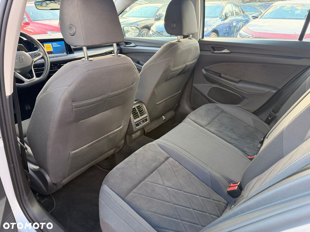 Volkswagen Golf Variant - 11