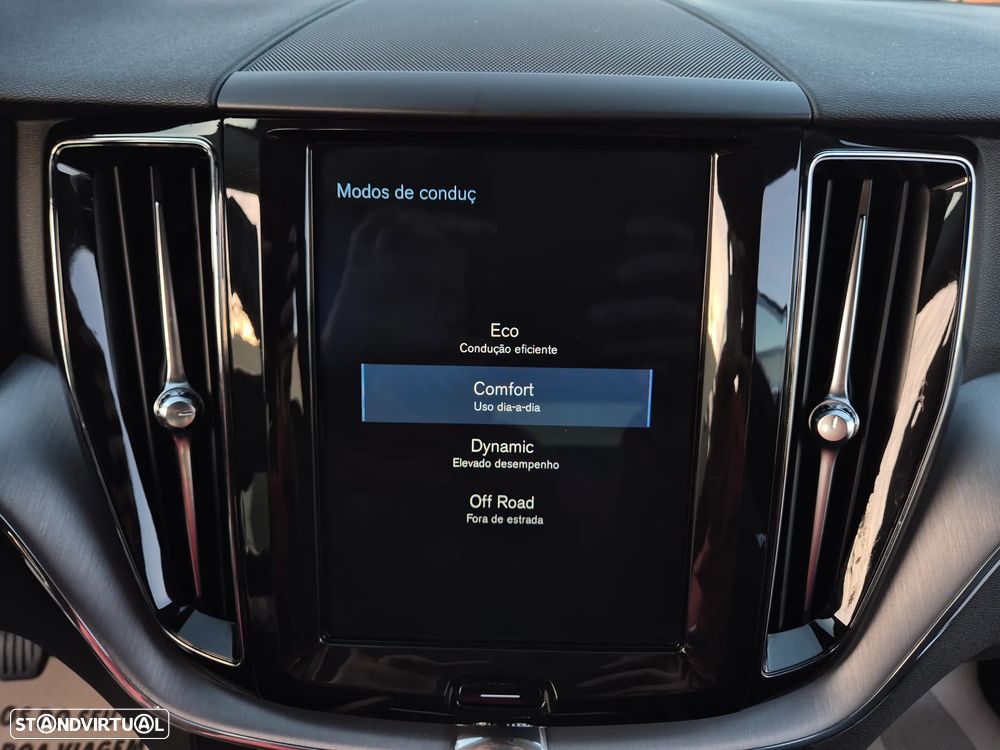 Volvo XC 60 2.0 D4 Momentum Plus Geartronic - 11