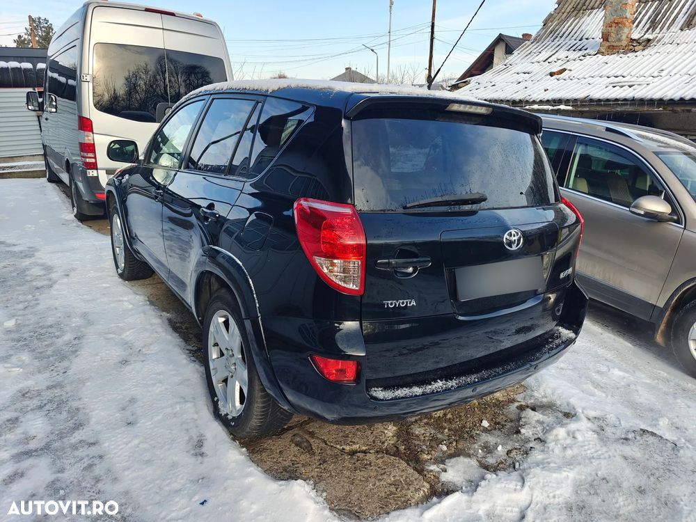 Toyota RAV4 2.2 D-CAT AWD Luxury - 4