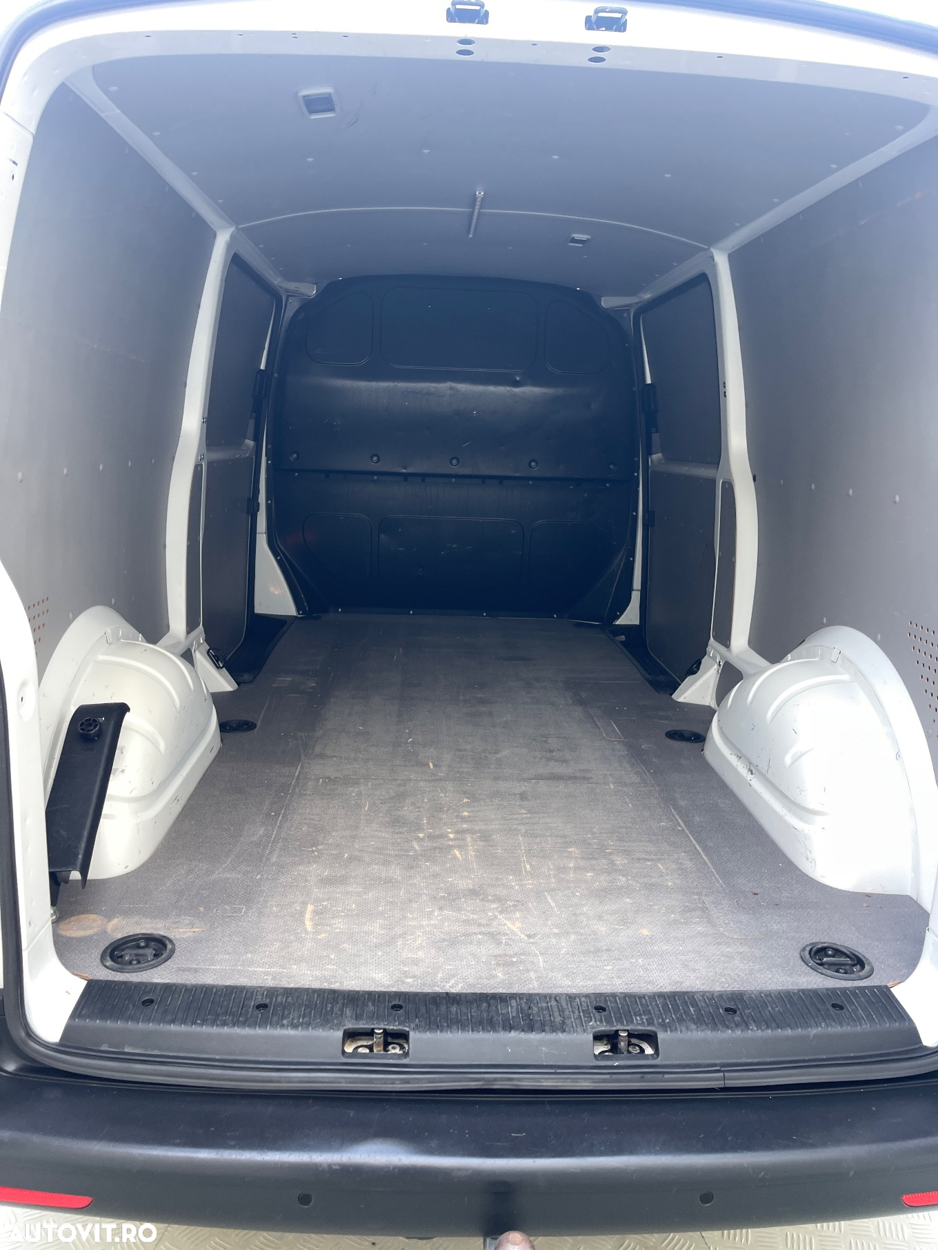 Volkswagen Transporter 2.0TDI  LUNG  2CULISANTE  USI SPATE - 26
