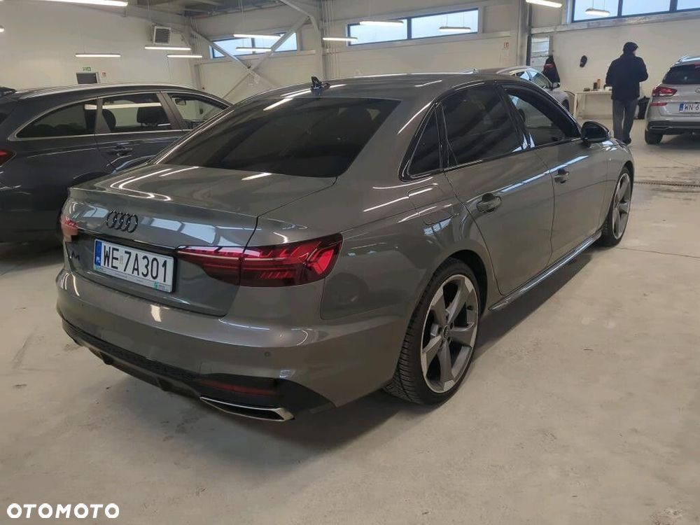 Audi A4 Limousine - 5