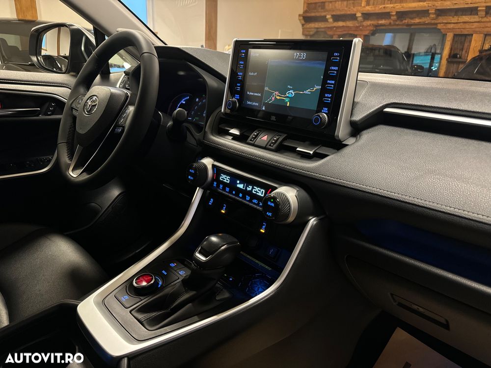 Toyota RAV4 2.5 4x4 Hybrid Team Deutschland - 15