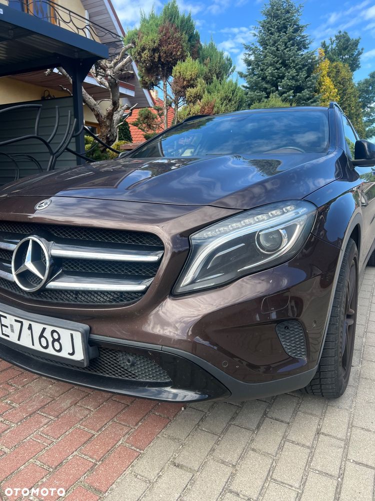 Mercedes-Benz GLA - 8