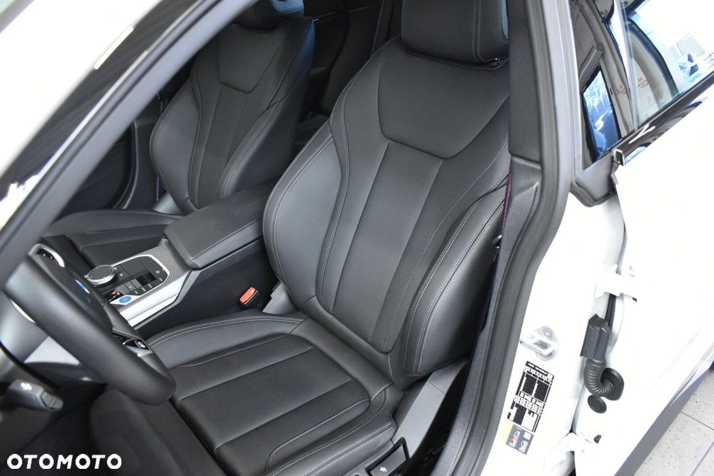 BMW i4 - 10