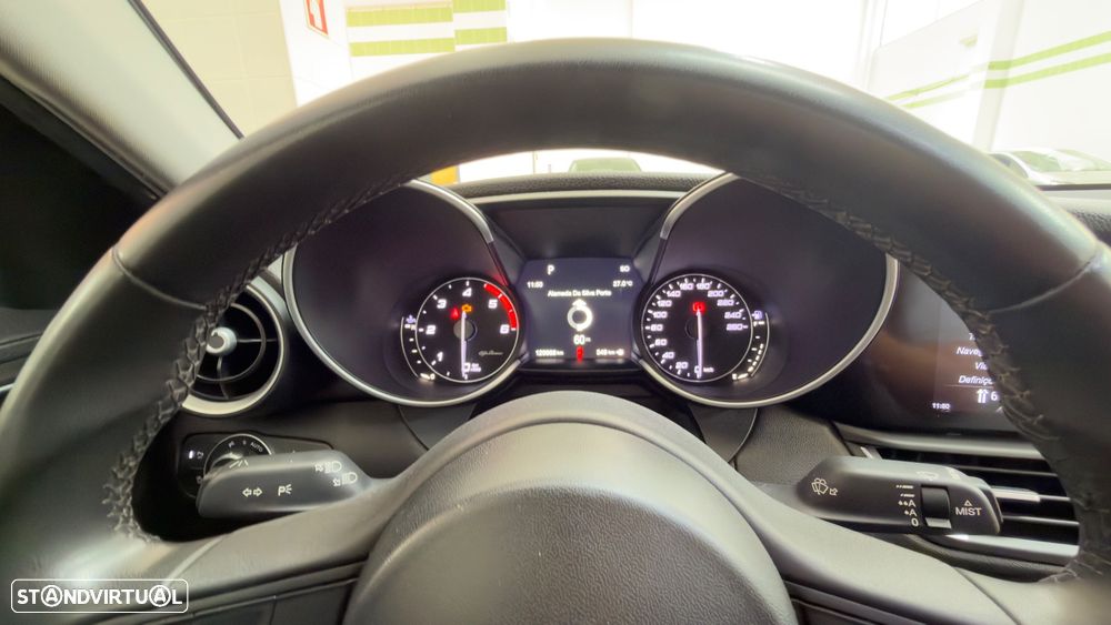 Alfa Romeo Giulia 2.2 D Sprint AT8 - 12