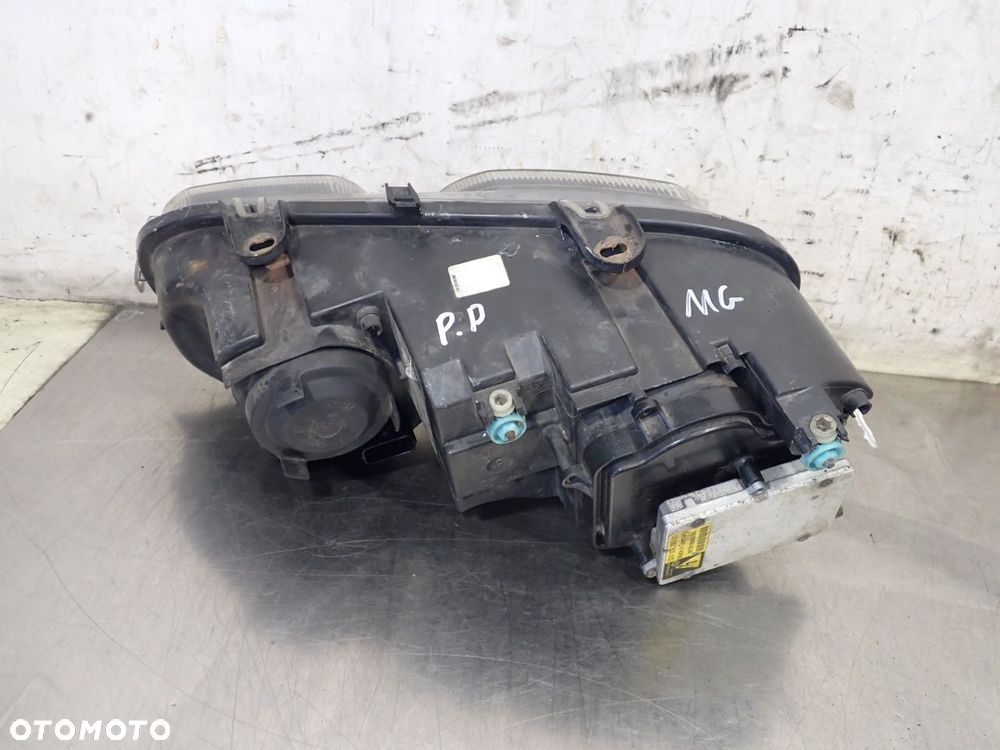 LAMPA PRAWA PRZEDNIA XENON MG ZT - 4