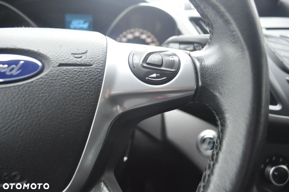 Ford Kuga 1.5 EcoBoost 2x4 Titanium - 8