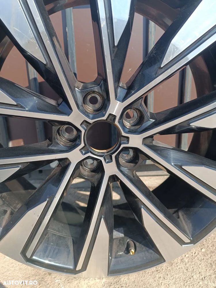 JANTA  ALIAJ R19 Renault Austral - 16