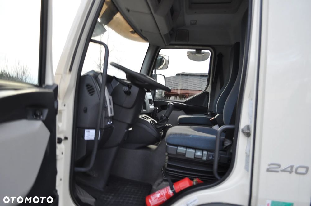 Volvo FL12 240km Rama 6,7m. Rozstaw 4,7m - 6