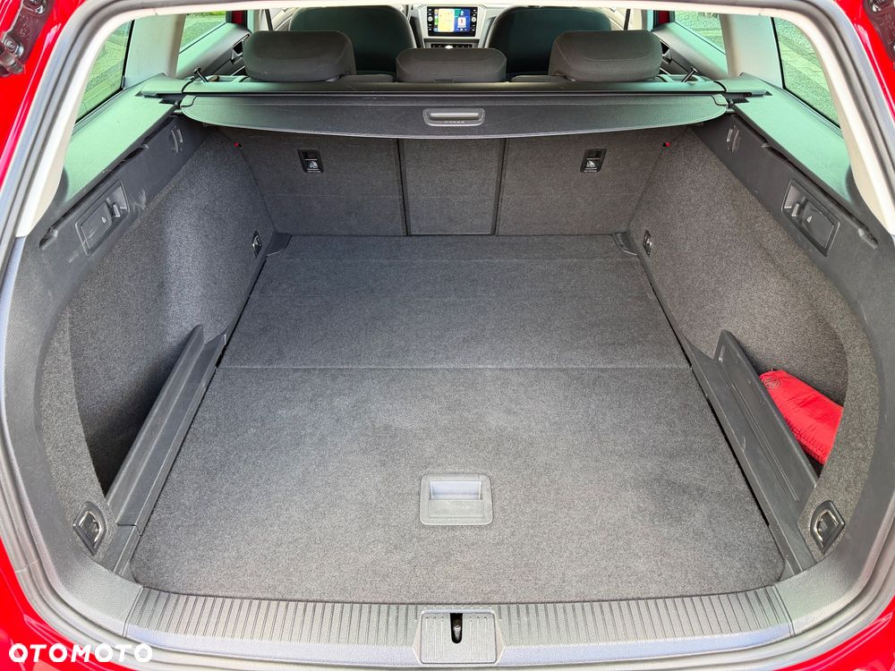 Volkswagen Passat 2.0 TDI SCR DSG Business - 28