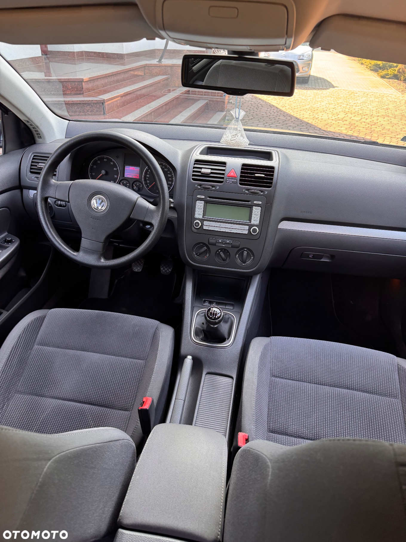 Volkswagen Jetta 1.6 FSI Trendline - 14