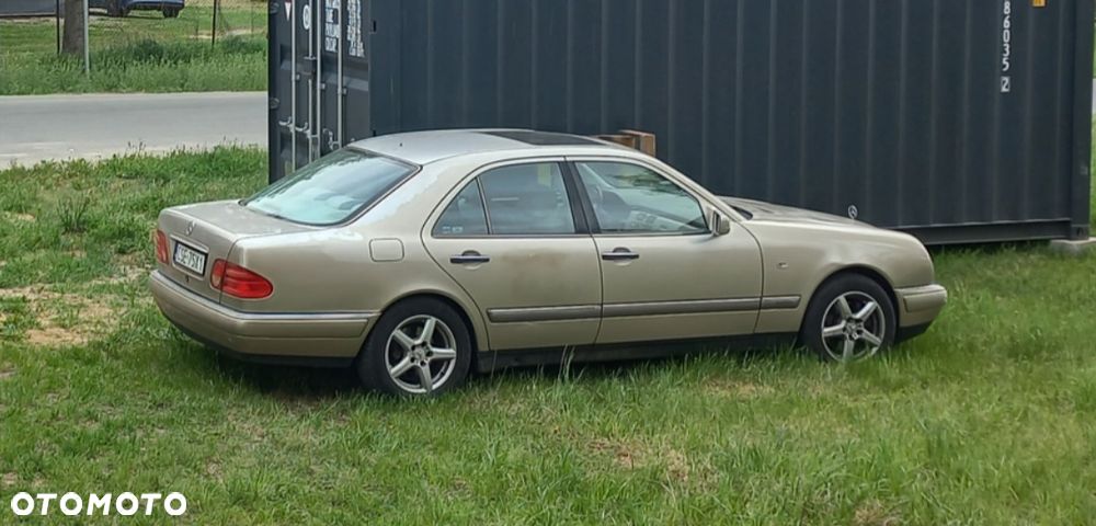 Mercedes-Benz Klasa E - 3