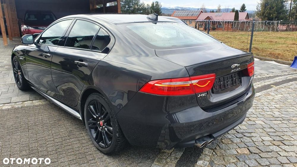 Jaguar XE 2.0 D AWD R-Sport - 5