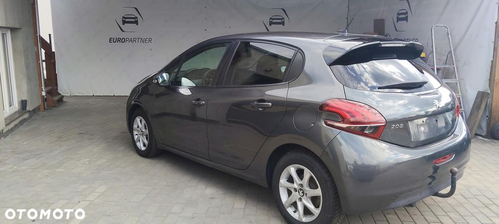 Peugeot 208 - 5