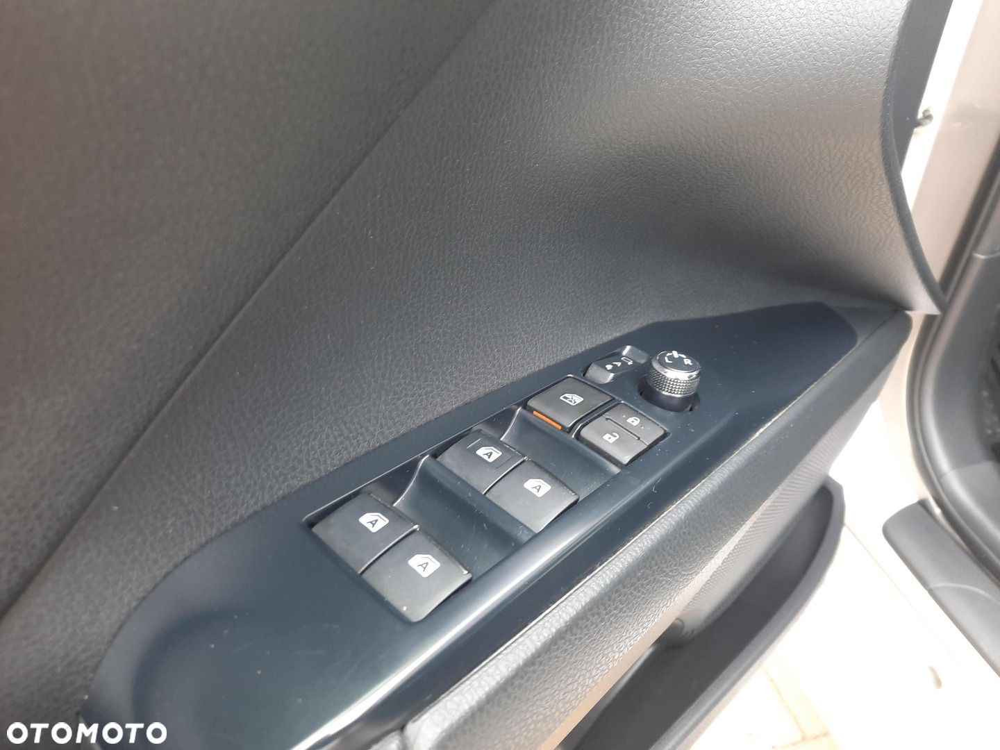 Toyota Camry - 13
