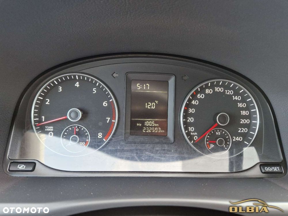 Volkswagen Touran - 26