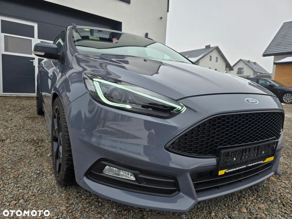 Ford Focus 2.0 EcoBoost ST - 12