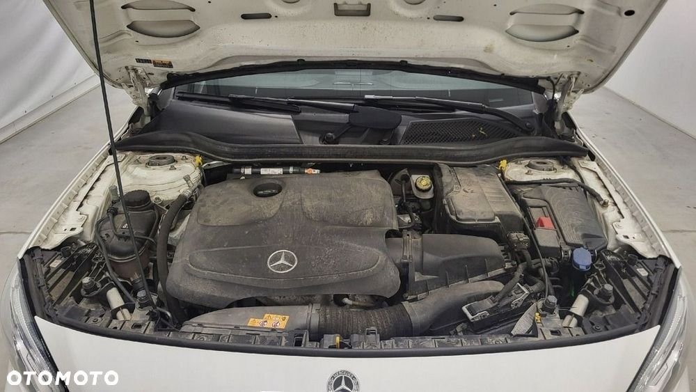 Mercedes-Benz GLA - 25