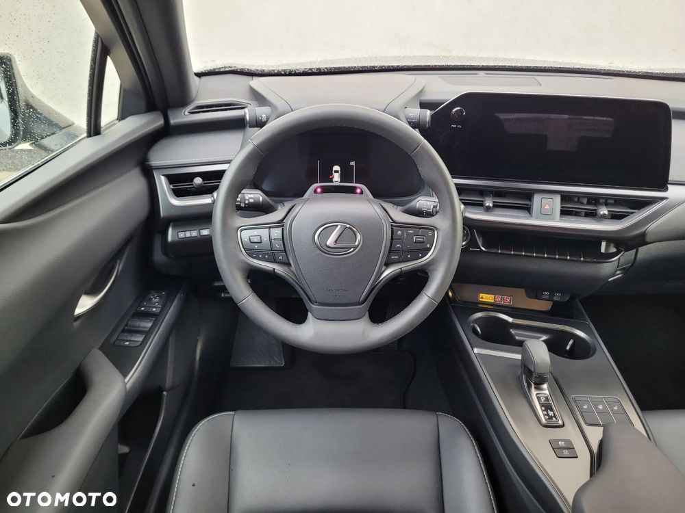 Lexus UX 300h F Sport Design - 11