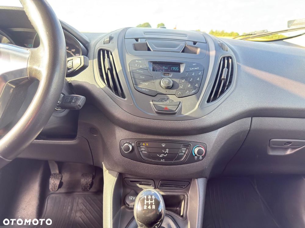 Ford Transit Courier - 15