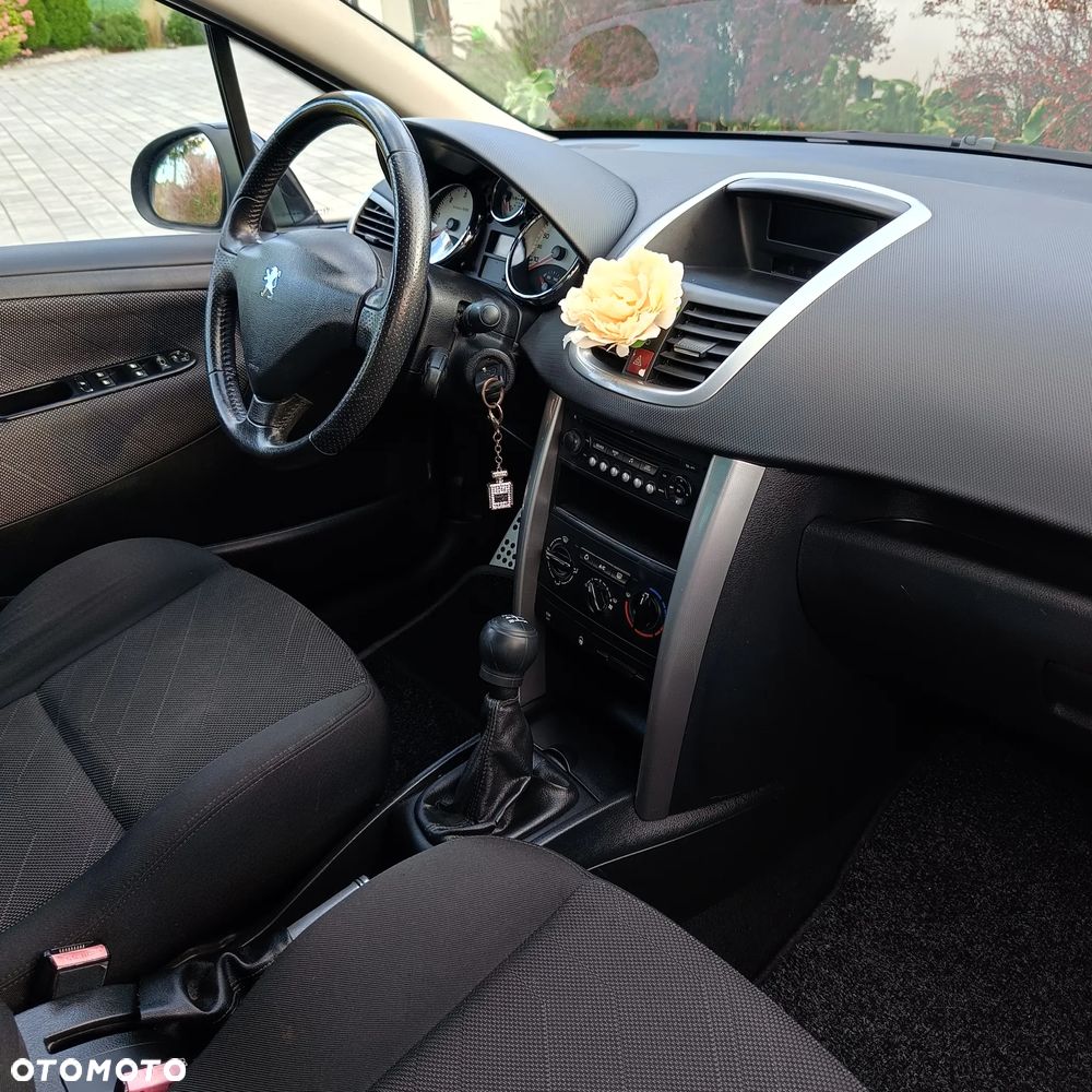 Peugeot 207 - 9