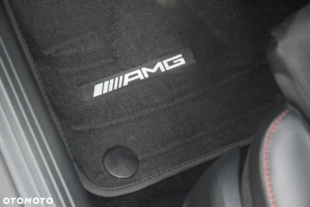 Mercedes-Benz CLA 180 7G-DCT Edition AMG Line - 38
