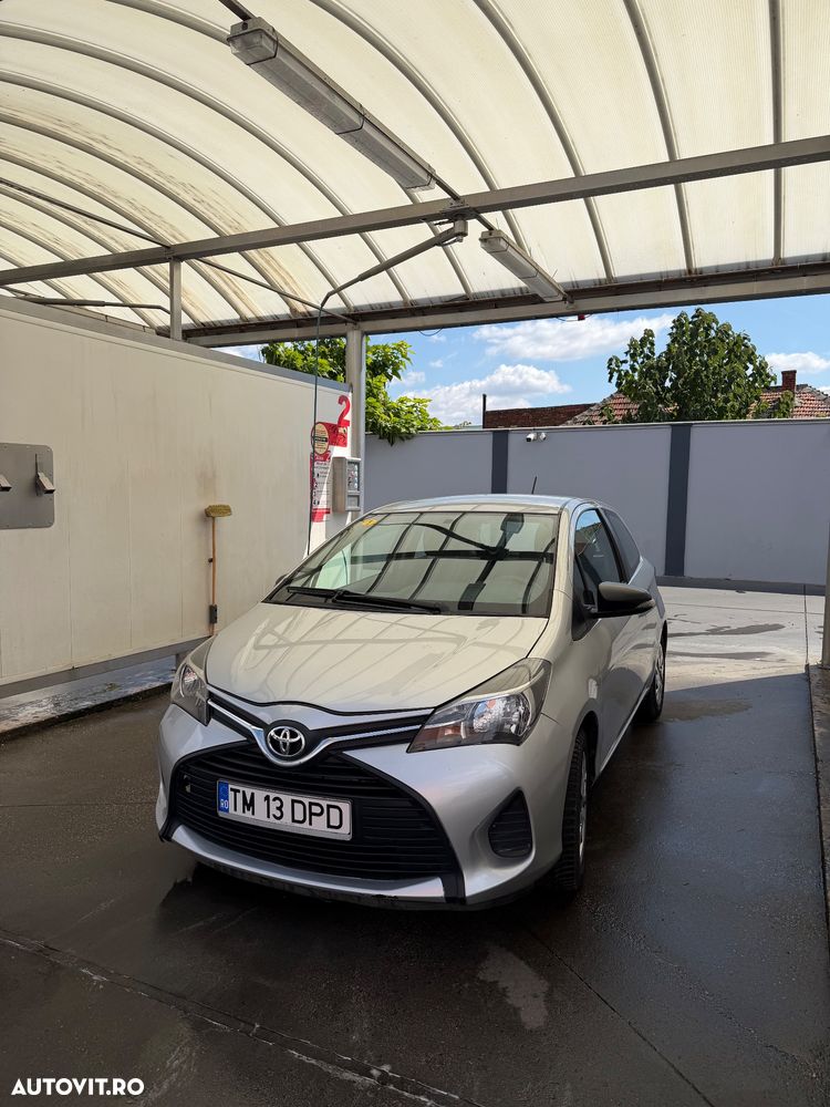 Toyota Yaris 1.0 VVT-i 3D Terra Start - 1