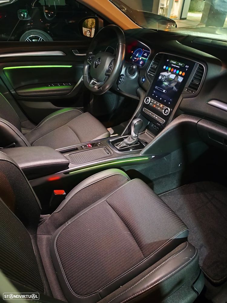 Renault Mégane Sport Tourer E-TECH Plug-in 160 INTENS - 22