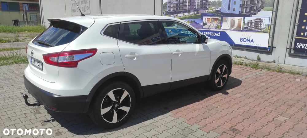 Nissan Qashqai 1.2 DIG-T 360 - 1