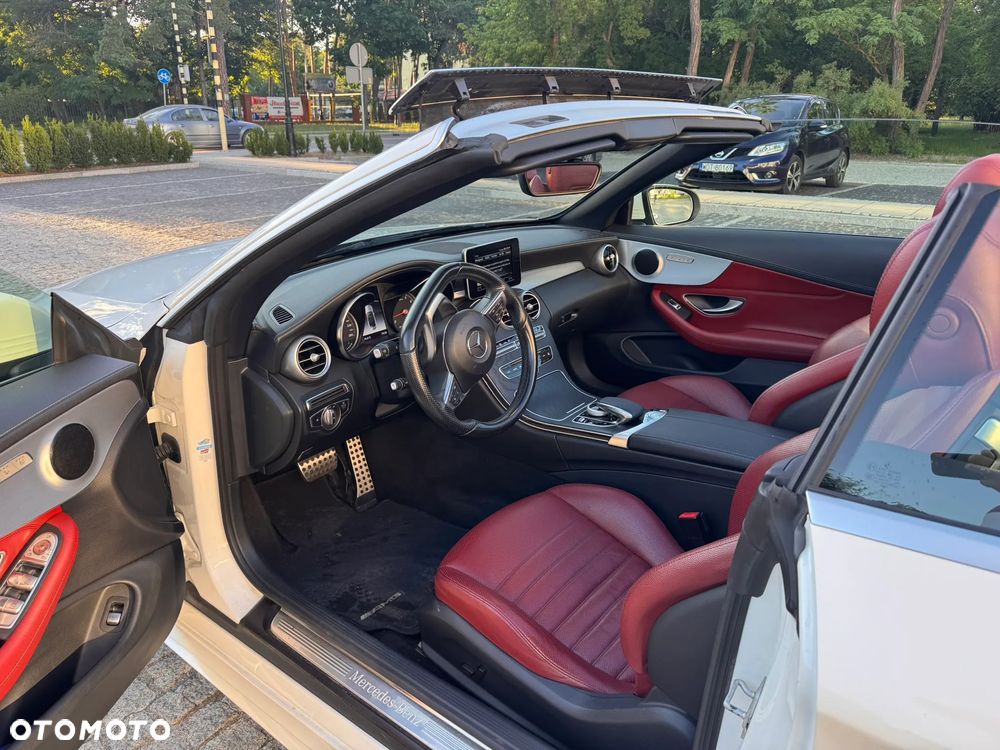 Mercedes-Benz Klasa C 300 9G-TRONIC - 17