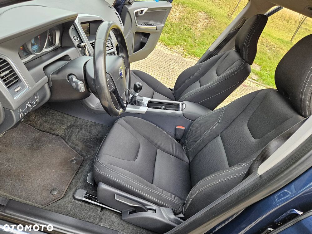 Volvo XC 60 D4 AWD Kinetic - 14