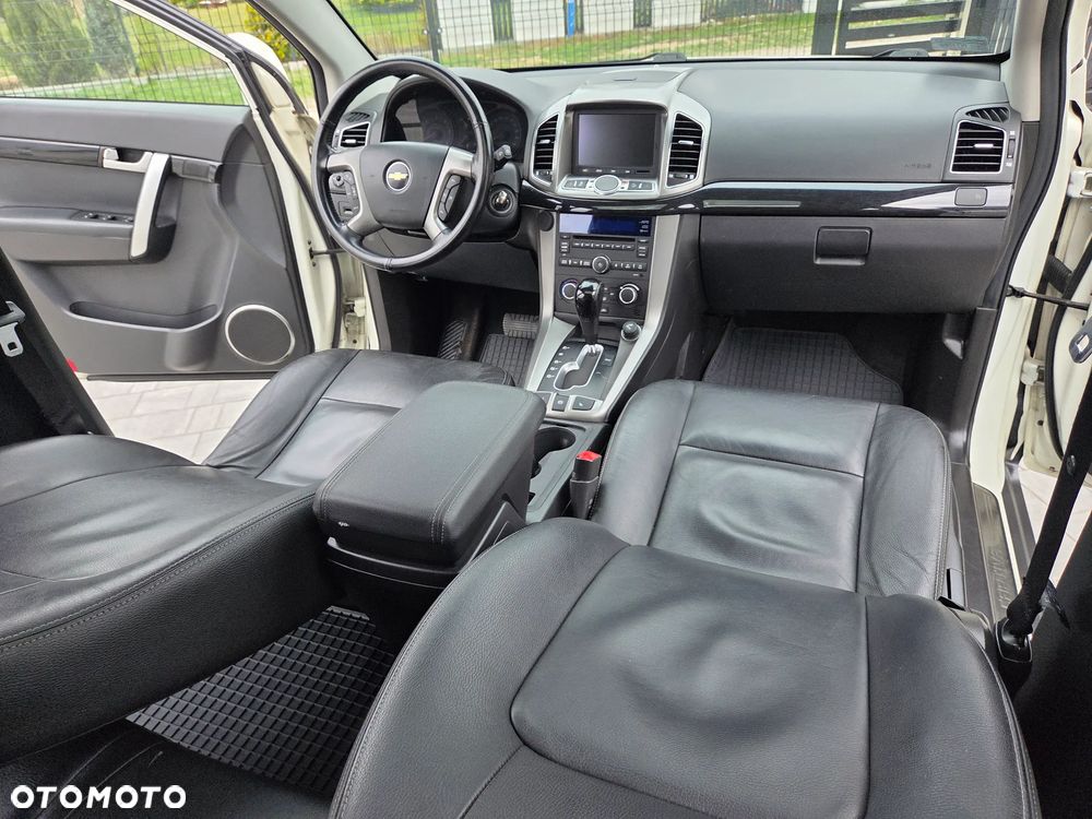 Chevrolet Captiva 2.2 D LTZ - 38