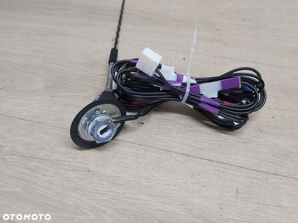 Toyota Yaris II 06-11 antena dachowa podstawa anteny - 3