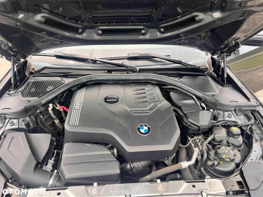 BMW Seria 3 330i xDrive M Sport - 28